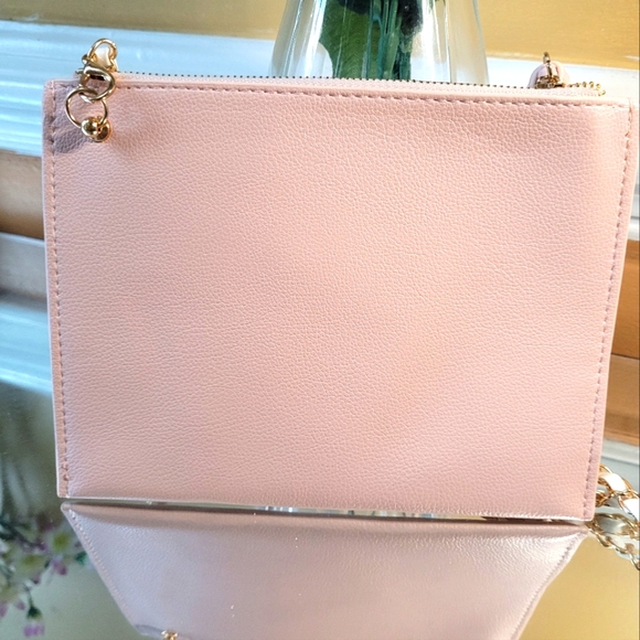 Chloe wristlet/clutch converted to shoulder bag or cross body - Picture 9 of 9